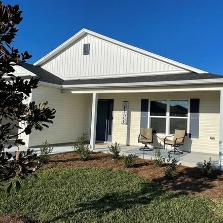 Rent this 3 bed house on 6131 Skinner Street in The Villages, FL 34738