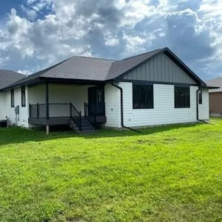 Image 2 - 1532 Torrey Pines Avenue, Mitchell, SD 57301, USA - House for sale