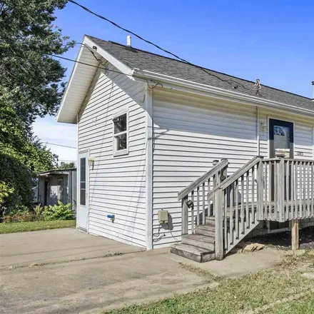 Buy this 1 bed house on 1196 20th Street Southwest in Cedar Rapids, IA 52404