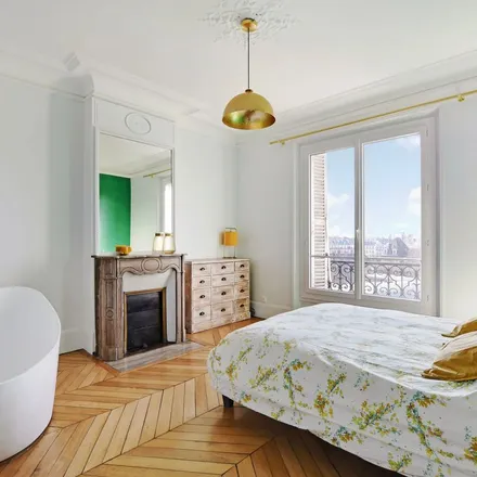 Rent this 3 bed apartment on 12 Avenue Claude Vellefaux in 75010 Paris, France