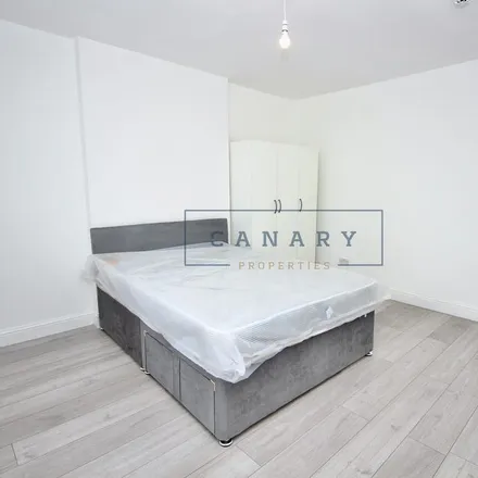 Image 2 - Rogers Road, London, SW17 0EB, United Kingdom - Room for rent