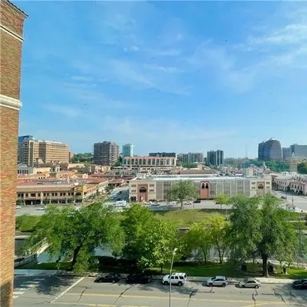 Image 9 - Hemingway Condominiums, 229 Ward Parkway, Kansas City, MO 64112, USA - Condo for sale