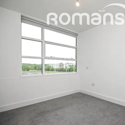 Image 4 - Two Bracknell Boulevard, 2 Cain Road, Binfield, RG12 1WP, United Kingdom - Apartment for rent