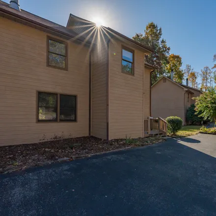 Image 3 - 3916 Timberlake Road, Timberlake, Johnson City, TN 37601, USA - Condo for sale