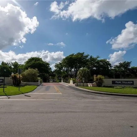Rent this 2 bed condo on unnamed road in Plantation, FL 33322