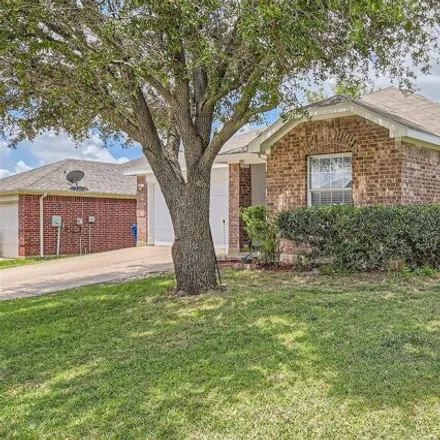 Image 2 - 708 Cumberland Dr, Burleson, Texas, 76028 - House for sale