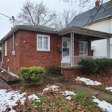 Buy this 3 bed house on 2261 Cleveland Avenue in City of Niagara Falls, NY 14305