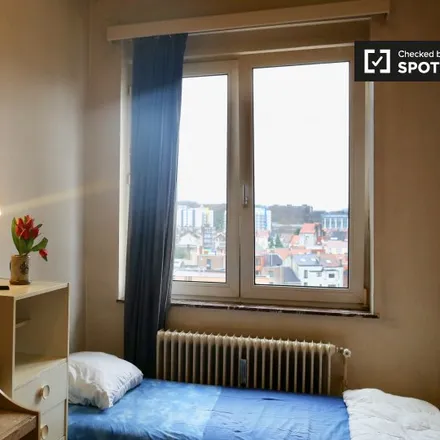 Rent this 3 bed room on Rue Paul Hymans - Paul Hymansstraat 13 in 1030 Schaerbeek - Schaarbeek, Belgium