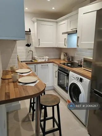 Image 7 - 14 Downfield Place, City of Edinburgh, EH11 2HW, United Kingdom - Apartment for rent