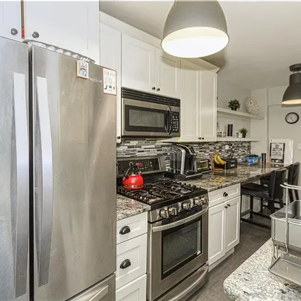Image 5 - 2427 - 2461 East 29th Street, New York, NY 11235, USA - Condo for sale