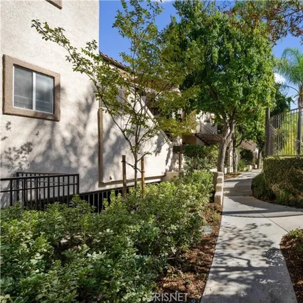 Image 2 - 24109 Del Monte Drive, Santa Clarita, CA 91355, USA - Condo for sale