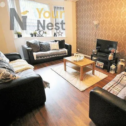 Rent this 8 bed townhouse on 25-43 St. Michael's Road in Leeds, LS6 3AW