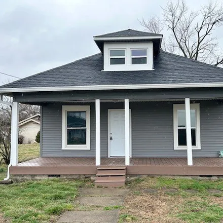 Buy this 3 bed house on 710 East Pearl Street in Whiteland, Johnson County