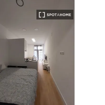 Image 4 - Calle de Francisca Armada, 43, 28047 Madrid, Spain - Apartment for rent