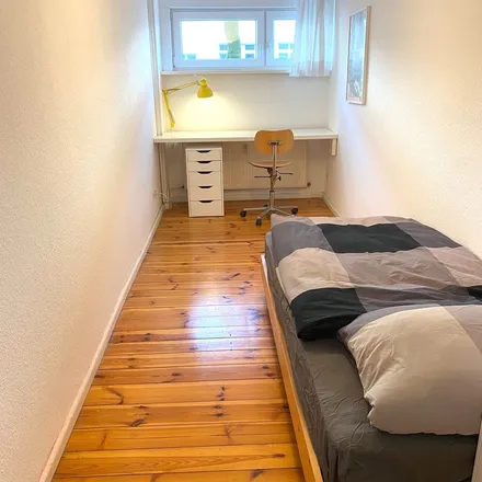 Rent this 3 bed apartment on Rüdigerstraße 36 in 10365 Berlin, Germany