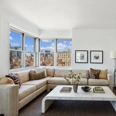 Image 3 - 20 East 9th Street, New York, NY 10003, USA - Apartment for sale