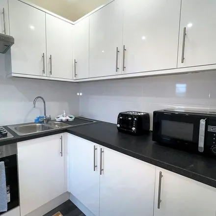 Rent this 1 bed apartment on Old Kent Road in London, SE1 4NX