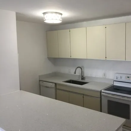 Image 6 - 3535 Northwest 3rd Avenue, Unit 6 - Apartment for rent