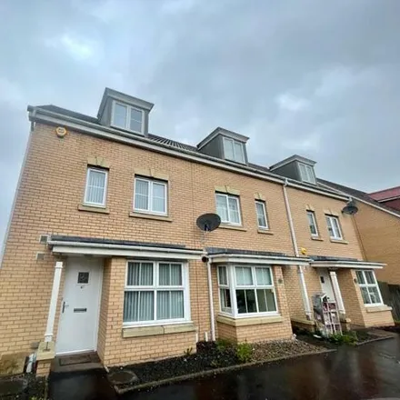 Rent this 4 bed townhouse on Brodie Drive in Rogerfield, Glasgow