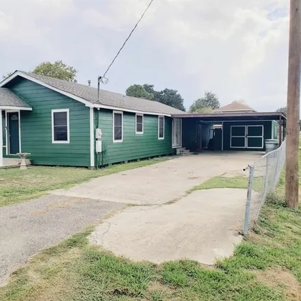 Buy this 2 bed house on 3827 Bob Street in Beaumont, TX 77705