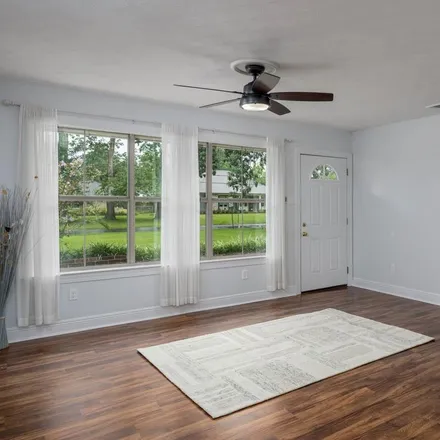 Image 6 - 8730 Gail Drive, Inniswold, LA 70809, USA - House for sale