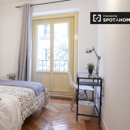Rent this 9 bed room on Madrid in Fuencarral, Calle de Barceló