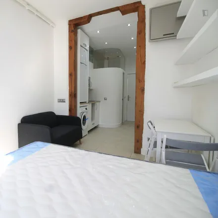 Rent this studio apartment on Calle de Sagasta in 5, 28004 Madrid