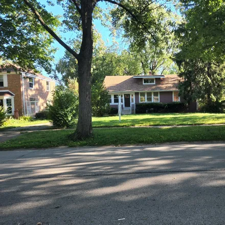 Rent this 4 bed house on 621 Prairie Avenue in Des Plaines, IL 60016