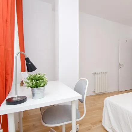 Rent this 6 bed room on Madrid in Calle de Joaquín María López, 23