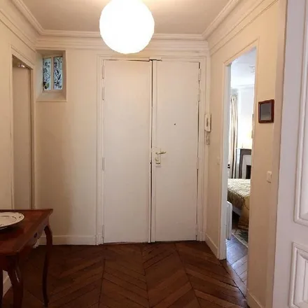 Rent this 3 bed apartment on 8 Rue Budé in 75004 Paris, France