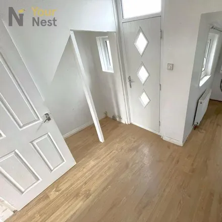 Image 4 - Back Westlock Avenue, Leeds, LS9 7JT, United Kingdom - Townhouse for rent