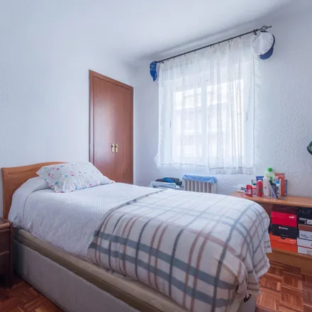Rent this 5 bed room on Calle Nuevo Baztán in 9, 28806 Alcalá de Henares