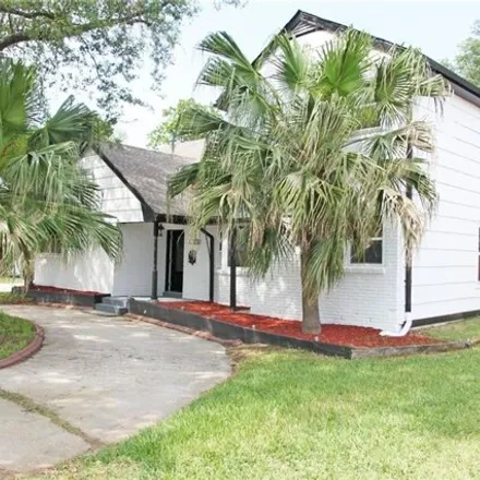 Buy this 5 bed house on 6109 Marcie Street in Willowdale, Metairie