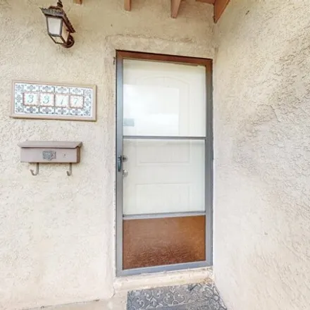 Image 4 - 3371 Valencia Drive Northeast, Albuquerque, NM 87110, USA - House for sale