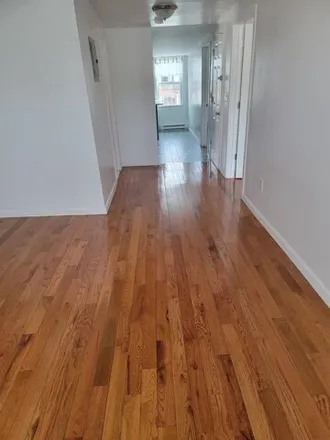 Image 6 - 341 5th St Apt 3, Jersey City, New Jersey, 07302 - House for rent