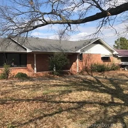 Buy this 2 bed house on 254 East 10th Street in Holdenville, OK 74848