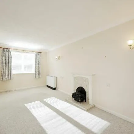Buy this 1 bed apartment on Chesham Road in Chesham Bois, HP6 5HN