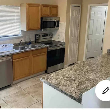 Rent this 4 bed house on Orlando