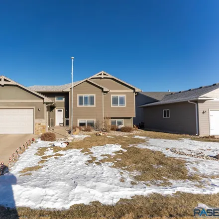 Buy this 4 bed house on 3212 East Brewster Street in Sioux Falls, SD 57108