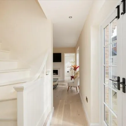 Image 3 - 10 Holly Berry Lane, London, NW3 6QT, United Kingdom - House for sale
