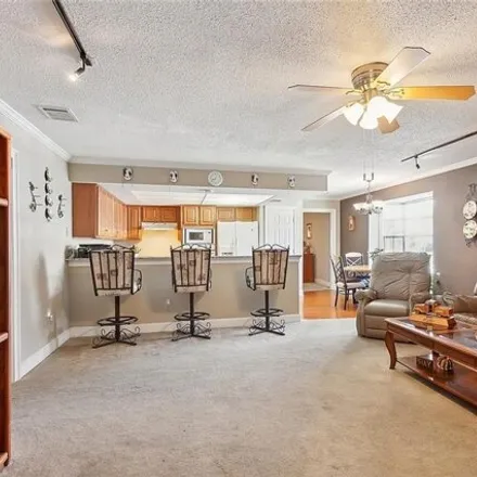 Image 5 - 3821 Clearview Parkway, Pontchartrain Gardens, Metairie, LA 70006, USA - House for sale