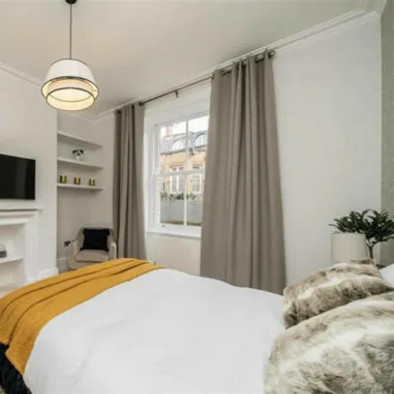 Image 5 - 49 Drayton Gardens, London, SW10 9RB, United Kingdom - Room for rent