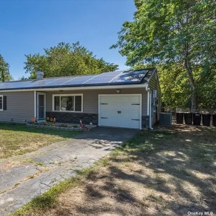 Image 3 - 31 Pine Gate, East Patchogue, NY 11772, USA - House for sale