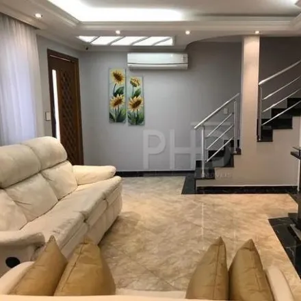 Buy this 3 bed house on Rua Erechim in Parque Erasmo Assunção, Santo André - SP