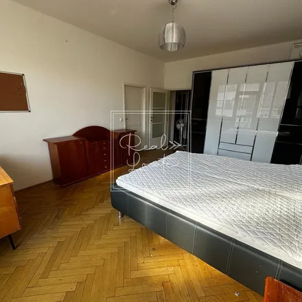 Rent this 5 bed apartment on University of New York in Prague in Londýnská 41, 120 00 Prague