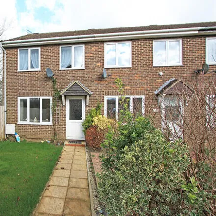 Buy this 2 bed house on Roundhills Mead in Highworth, SN6 7NQ