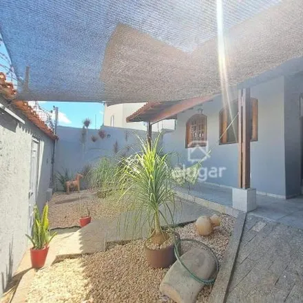 Rent this 3 bed house on Rua Bem Te-Vi in Alcides Rabelo, Montes Claros - MG
