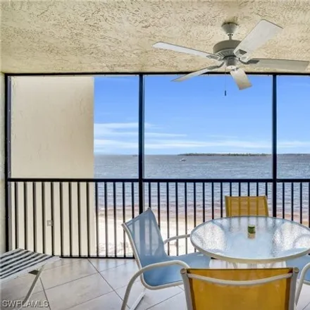 Buy this 2 bed condo on Harbour Tower Condominiums in 17080 Harbour Pointe Drive, Fort Myers Beach