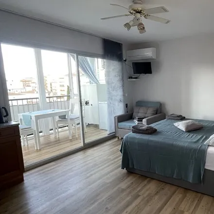 Rent this studio apartment on Roses in Calle de las Rosas, 46940 Manises