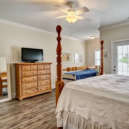 Rent this 6 bed house on Carolina Beach